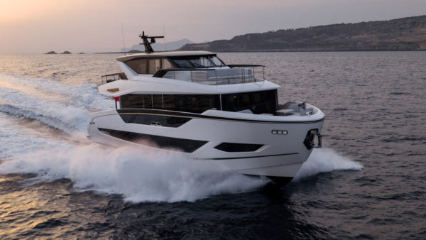 82 OCEAN ENCLOSED